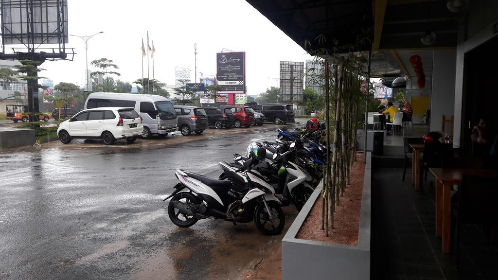 Kaliban Hotel Batam Exterior photo