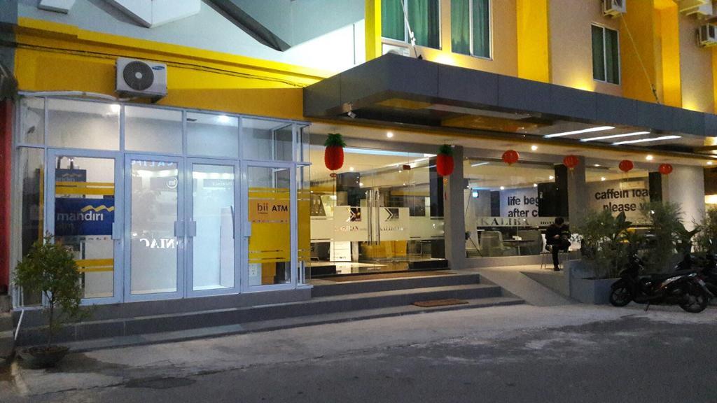 Kaliban Hotel Batam Exterior photo